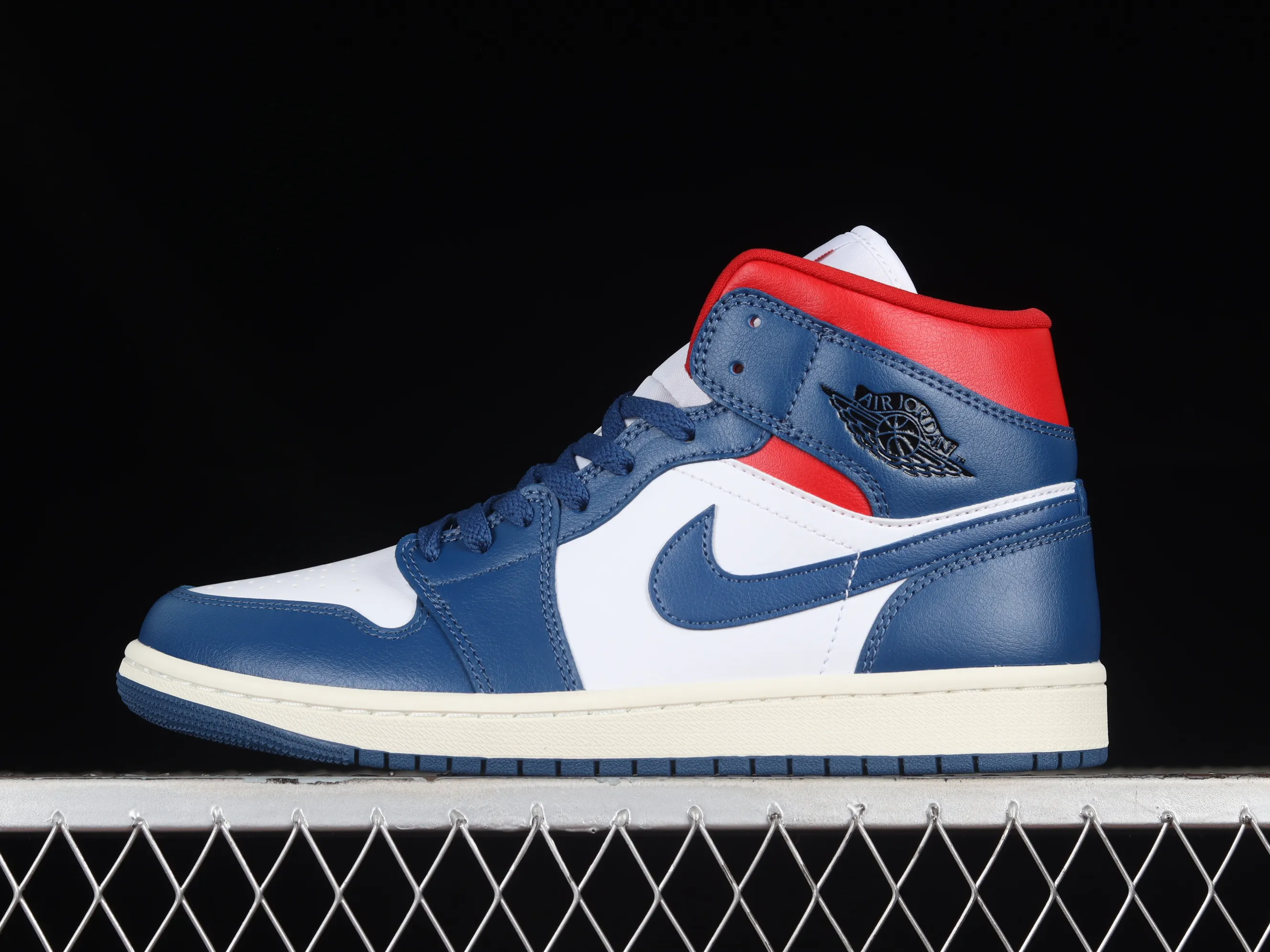All categories Air Jordan Jordan series basketball shoes Air Jordan 1 Mid G version pure original Air Jordan 1 Mid "French Blue" AJ1 Joe 1 red and blue stitching French flag mid-top basketball shoes BQ6472-146